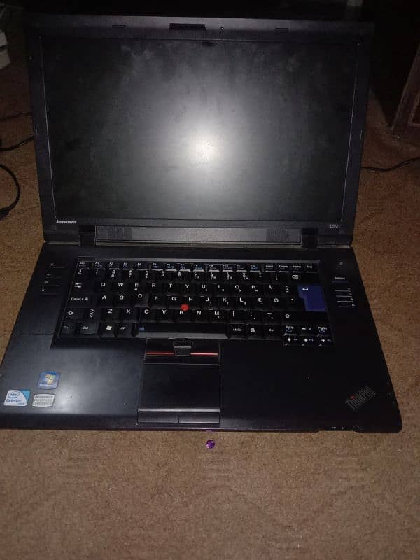 Lenovo Thinkpad Laptop 4 Gb ram 320 Hardisk read add 4