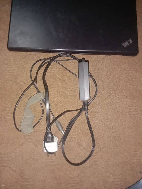 Lenovo Thinkpad Laptop 4 Gb ram 320 Hardisk read add 5