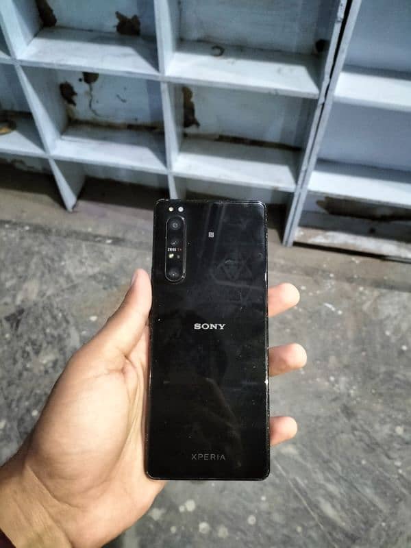 Sony Xperia Mark 5 ll urgent sale mobile with cover 6