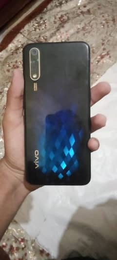 vivo s1     4+1/ 128        pta approved only phone condition 10/8