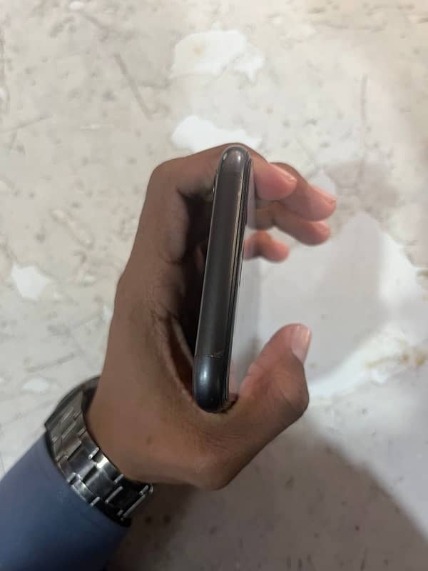 iPhone 11 64gb non 4