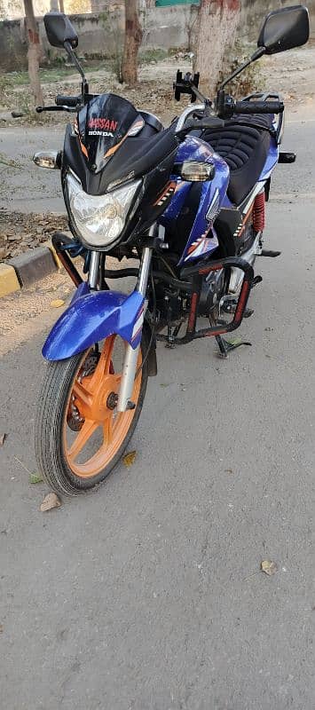 Honda 150 F Special Edition contact (03074211117) 0