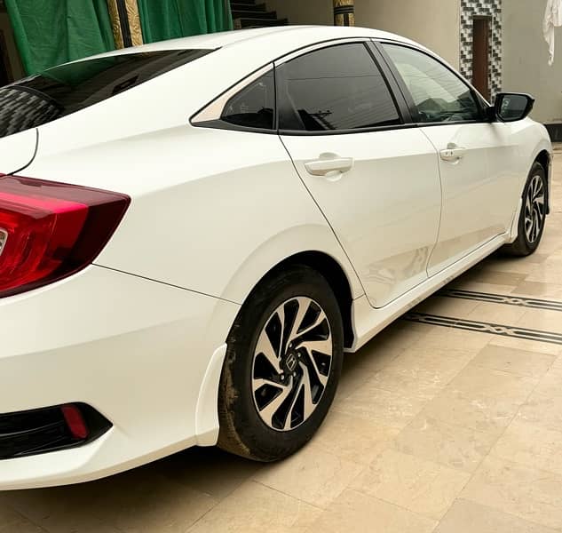 Honda Civic Oriel 2018 4