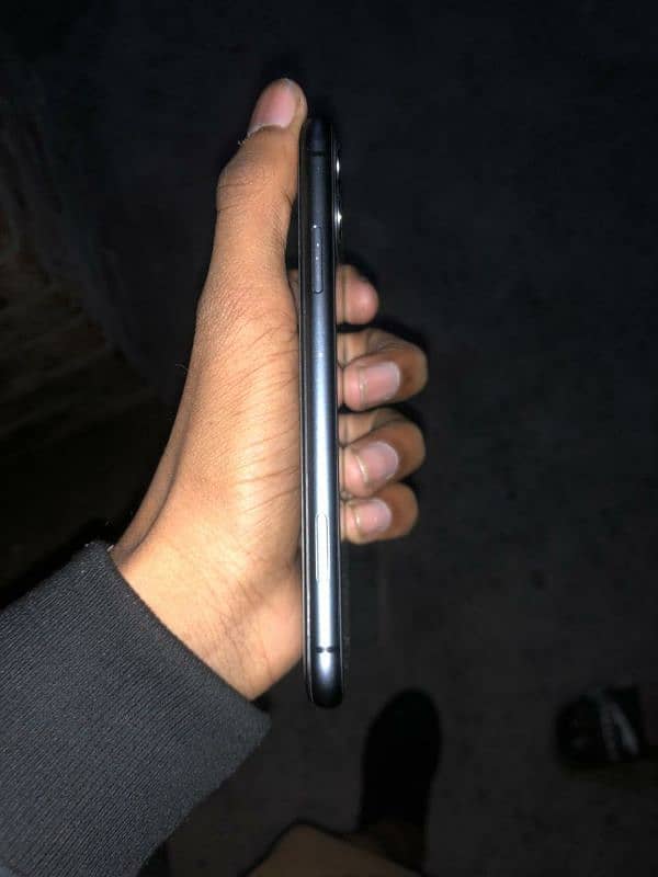 iPhone 11 for sale and exchange 4