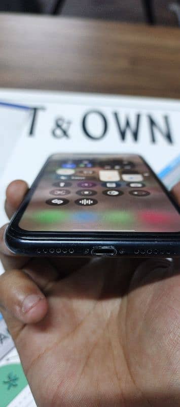 iPhones XR Black 7