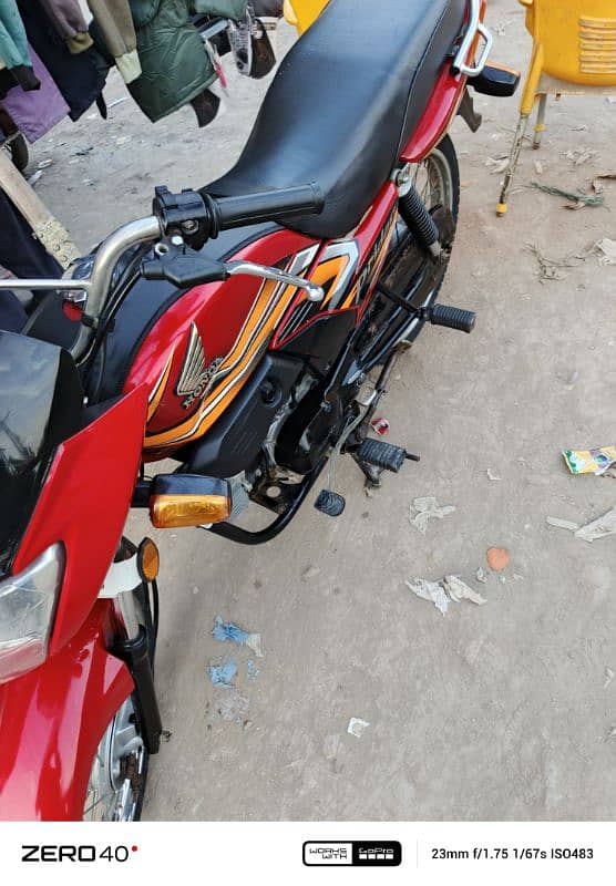 Honda 100 good condition original document only sale 1