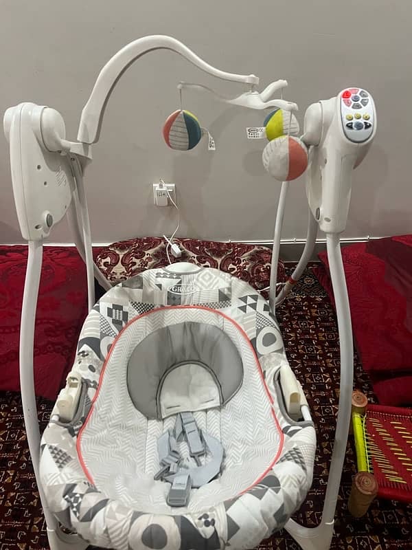 Zubaida’s Graco Baby Swing Bouncer 3