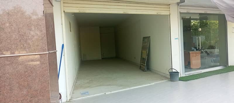 BRAND NEW SHOP FOR RENT 4