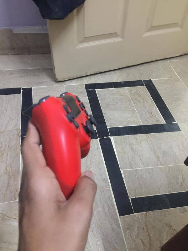 PS4 DUALSHOCK CONTROLLER  . MAGMA RED COLOUR 2