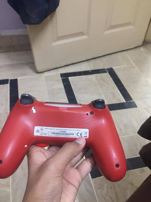 PS4 DUALSHOCK CONTROLLER  . MAGMA RED COLOUR 4