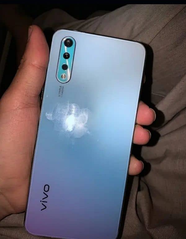 Vivo s1 8+128  sirf pnl chge hn figer not working bki set ok hn 1