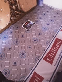 Galaxy Mattress king size need urgent buyer 1 month use