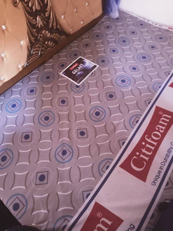 Galaxy Mattress king size need urgent buyer 1 month use 0