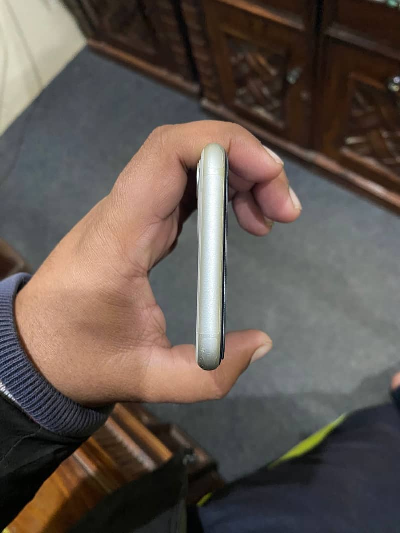 Apple iPhone 11 white 128gb 5