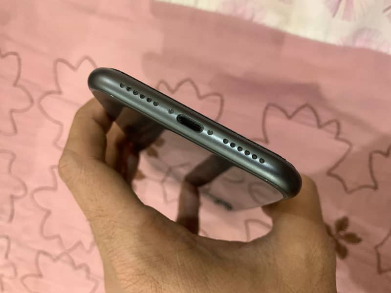 iPhone 11 - 64 GB - PTA Blocked | For Sale 3