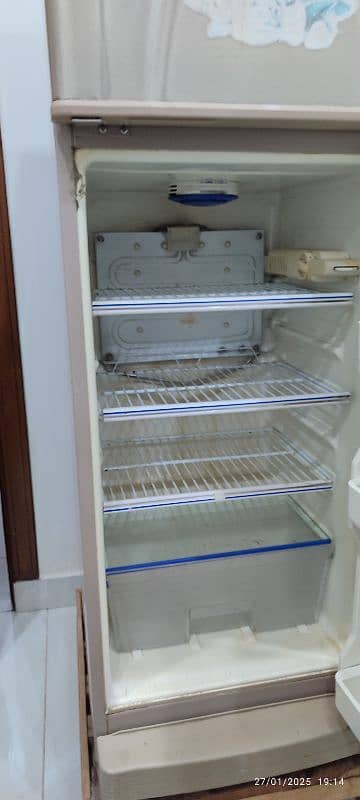 Dawlance Refrigerator  medium sized for sale. little negotiable. 1