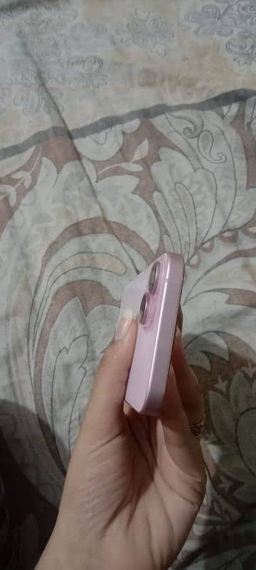 Iphone 15 128Gb 4