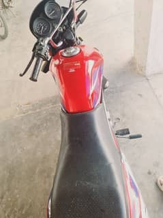 HONDA CB 125 F MODEL 2021 REG KARACHI GENIUN CONDITION URGENT SALE