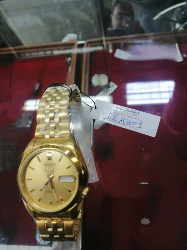 Seiko 5 Automatic watch Golden colour just like new 1