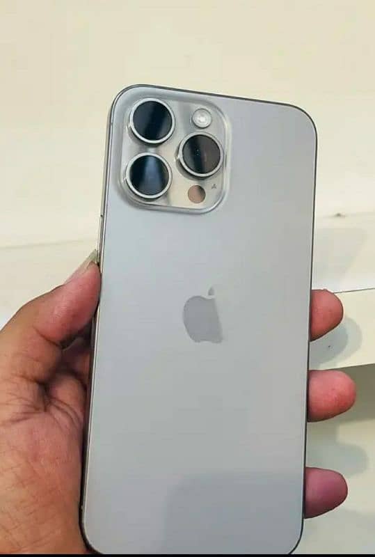 I phone 15 pro max 256gb 5