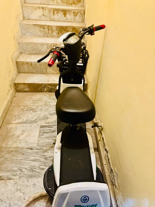 electric Scooty outclass option for Kids and ladies 1