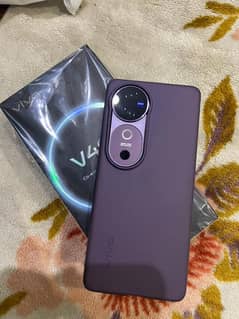 Vivo v40 12/256 just 15 days used