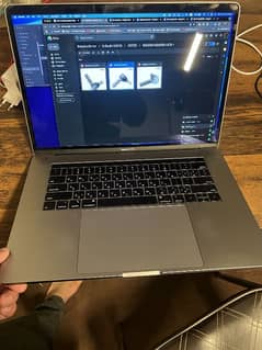 Macbook Pro 2019 i9 32gb Ram 300Gb SSD