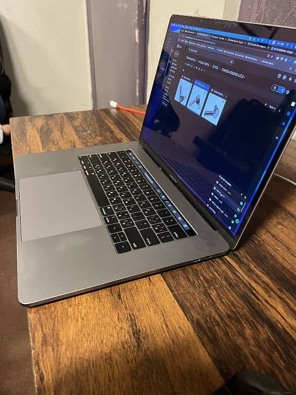 Macbook Pro 2019 i9 32gb Ram 300Gb SSD 2