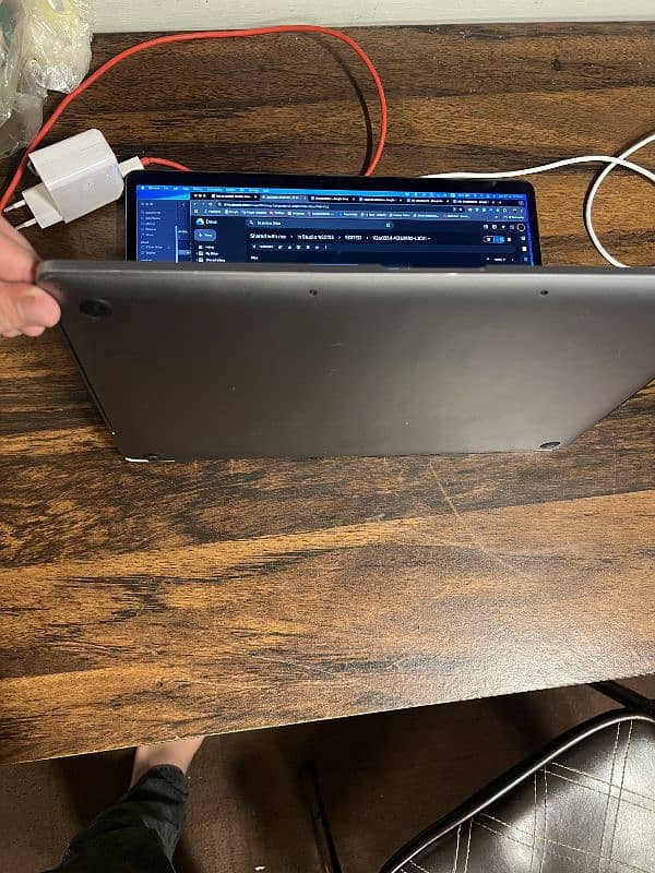 Macbook Pro 2019 i9 32gb Ram 300Gb SSD 4