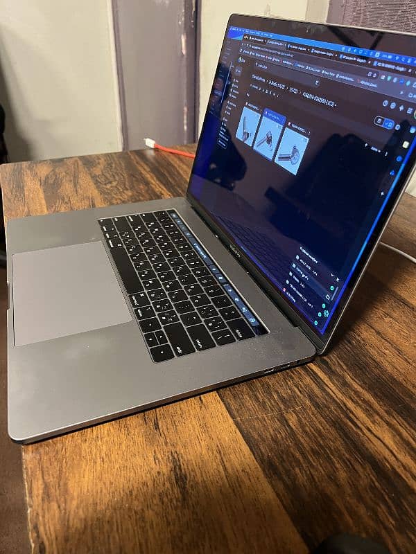 Macbook Pro 2019 i9 32gb Ram 300Gb SSD 7