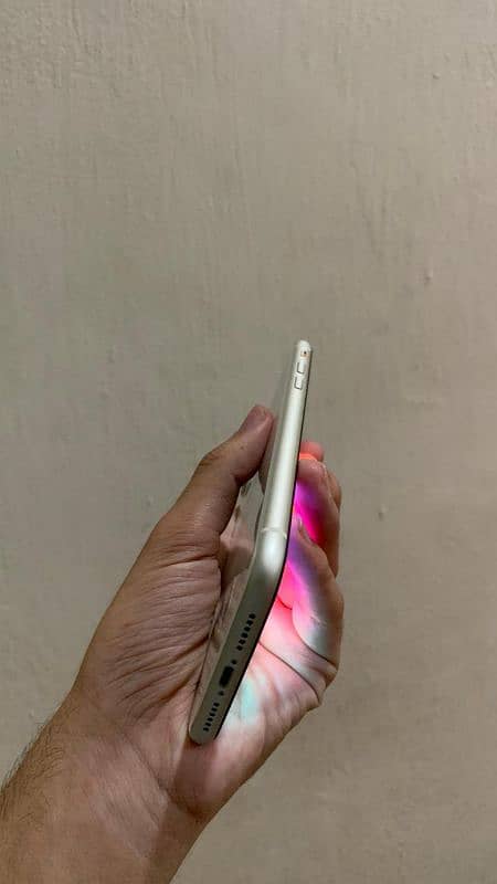 iphone 11 PTA 128 GB 4