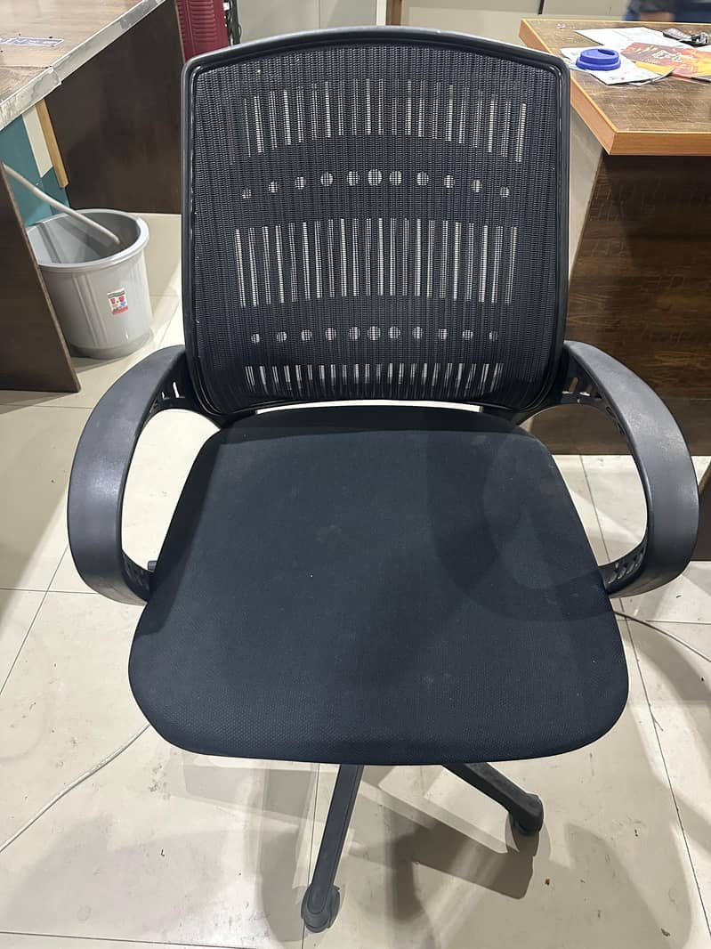 Office Chair - Like New - Slighty used 2