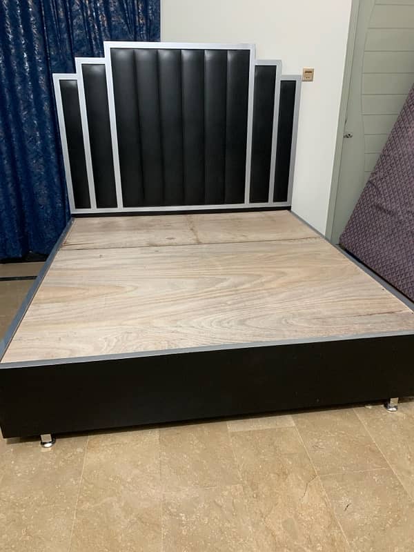 Bed with side tables For sale 1