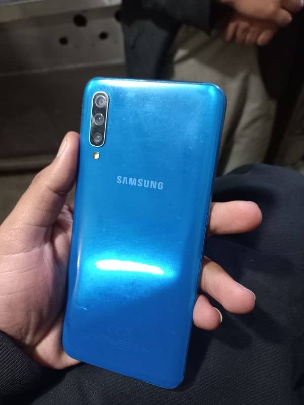 Samsung A50 Used mobile fr sale 03019381806 2