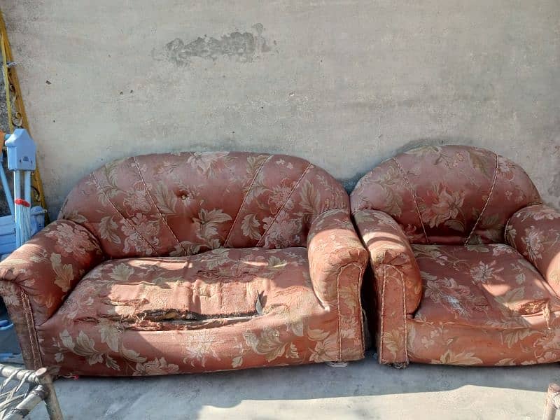 Sofa Set for Sale. Poshish Required 4