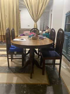 dinning table with 6 chairs