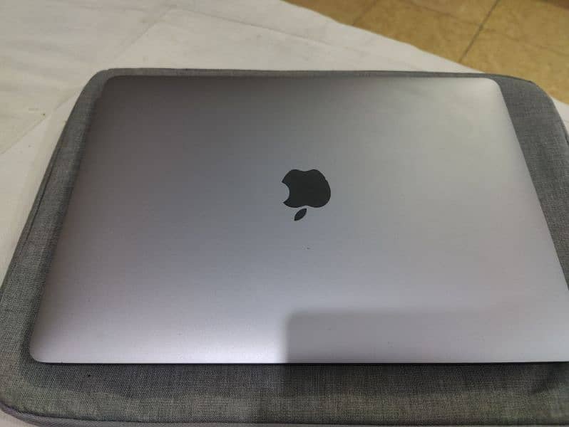 Macbook pro m2 2023 3