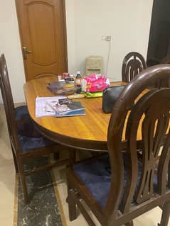 dinning table with 6 chairs