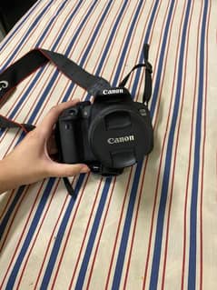 CANON 700D