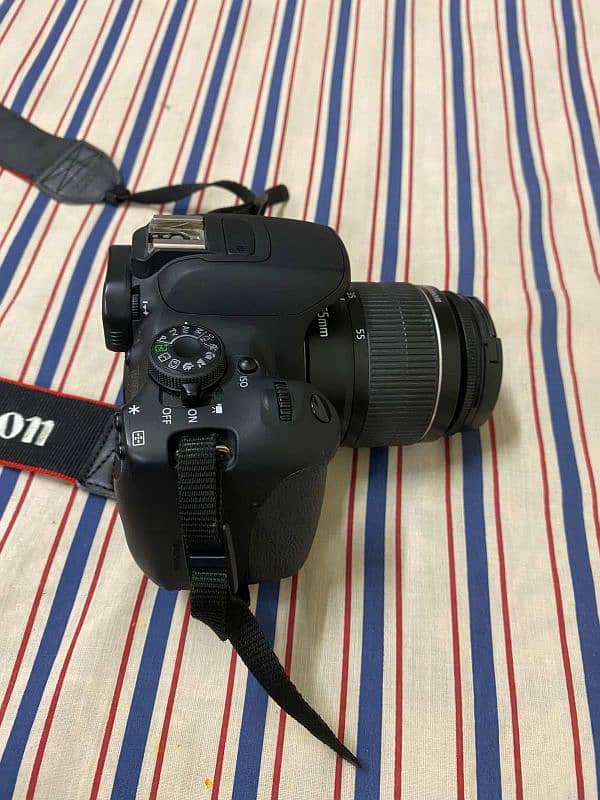 CANON 700D 1