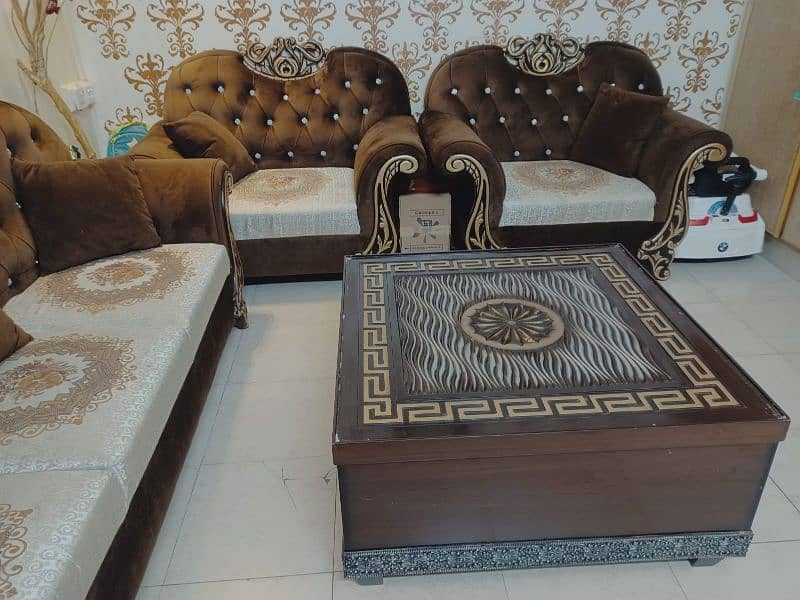 5 Seater Sofa with Table 1