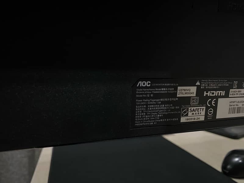 AOC Elegant 27" IPS monitor U2790VQ with display port 3