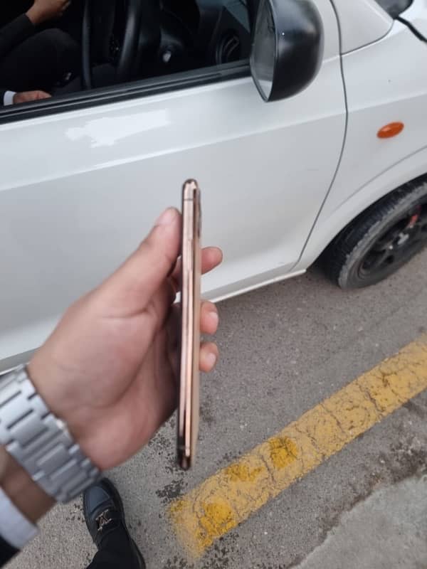 iphone 11 pro max Pta approved 1