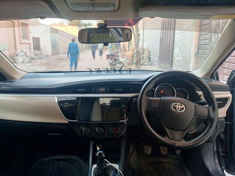 Toyota Corolla GLI 2015 16