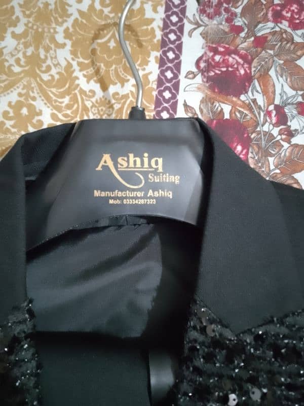 3 Piece Medium Size Black Pent Coat For Sale. 2