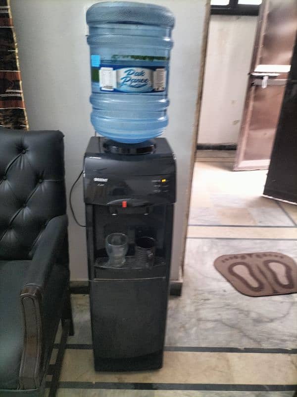 water dispenser in good condition 1