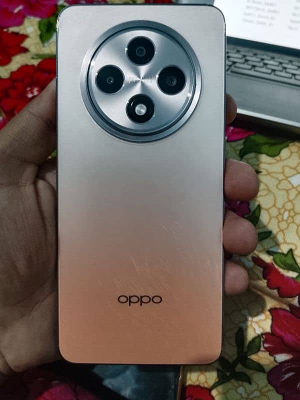 Oppo Reno 12 F (8 + 256) 0