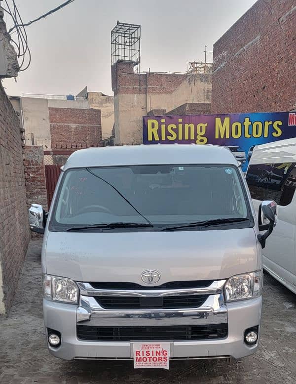 Toyota Hiace 219 GL    2021 1