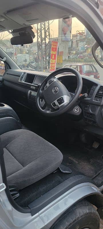 Toyota Hiace 219 GL    2021 4