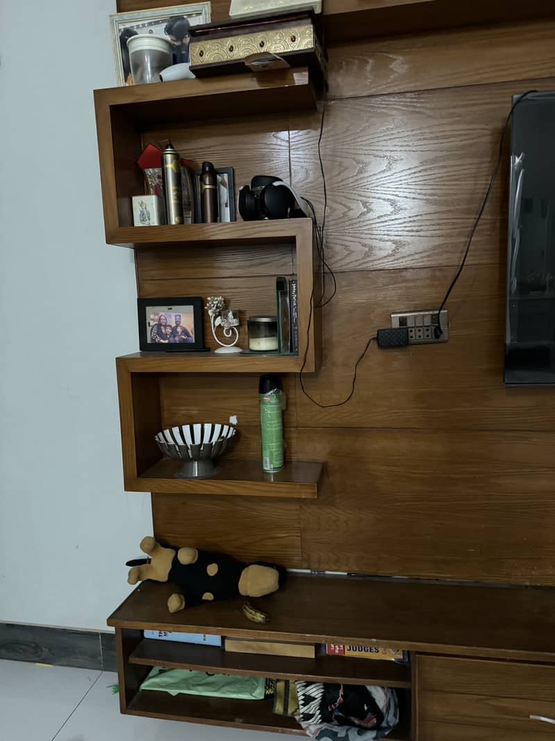 TV WOODEN CONSOLE 1